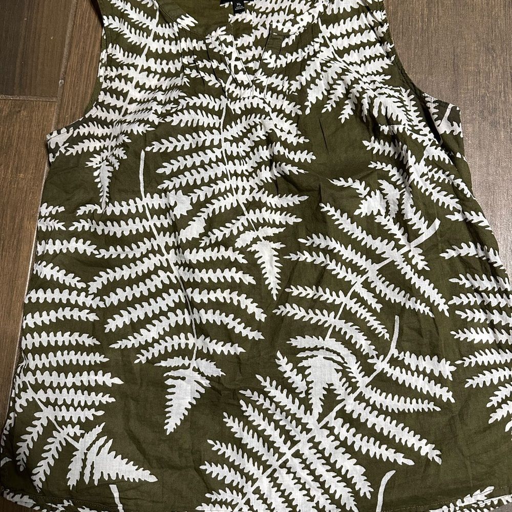 Talbots Olive and White Fern-Pattern Sleeveless Blouse
